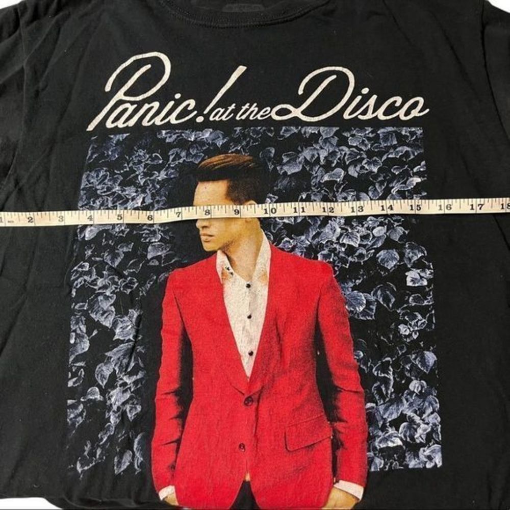 Panic at the Disco Brendon Urie black short sleeve tshirt size XS - Picture 3 of 5